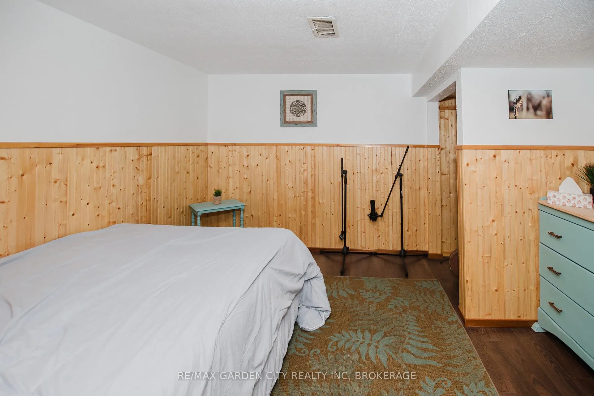 Photo 33 of 9 Blain Place, St. Catharines, E. Chester — HOMEH
