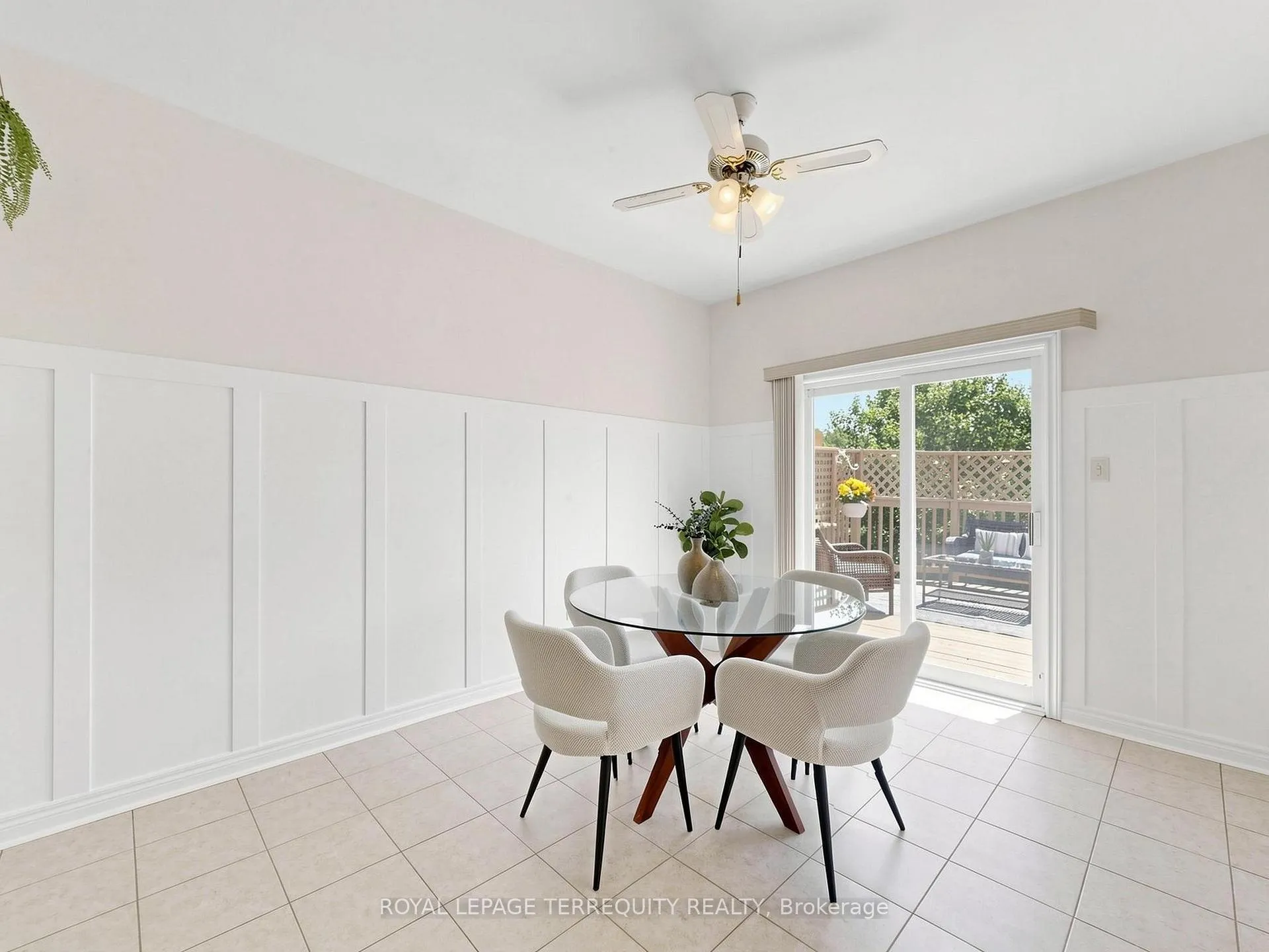 Photo 17 of 19 Johnson Crescent, Halton Hills, Georgetown — HOMEH