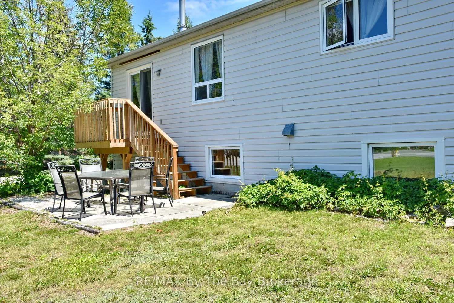 Photo 36 of 2 Birchmount Circle, Wasaga Beach — HOMEH