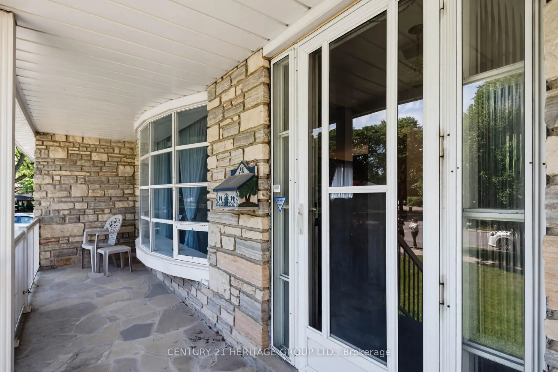 Photo 3 of 29 Lockmere Terrace, North York, Don Valley Village — HOMEH