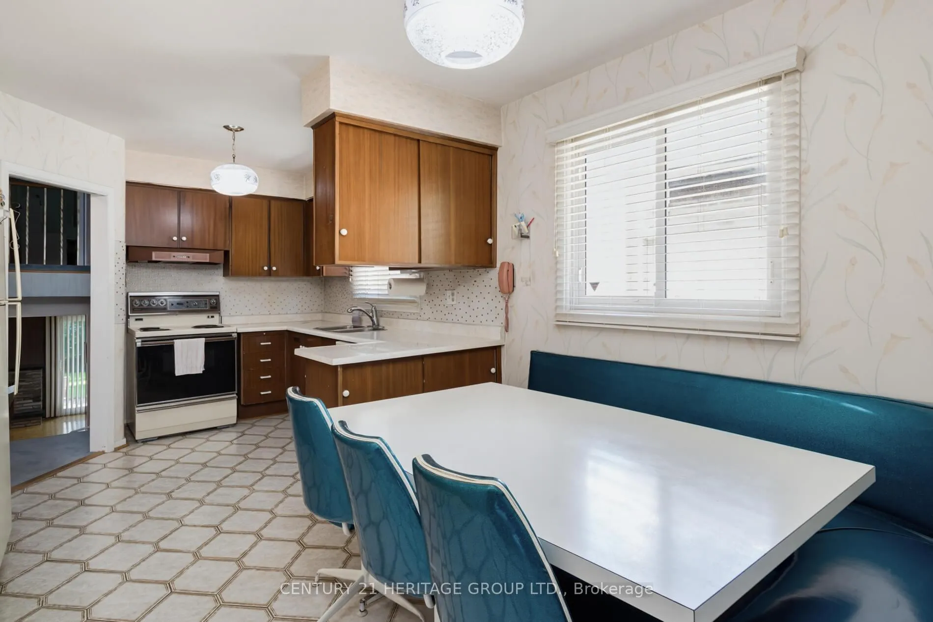 Photo 8 of 29 Lockmere Terrace, North York, Don Valley Village — HOMEH