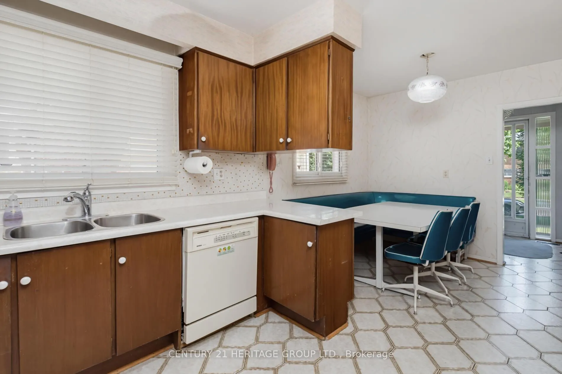 Photo 11 of 29 Lockmere Terrace, North York, Don Valley Village — HOMEH