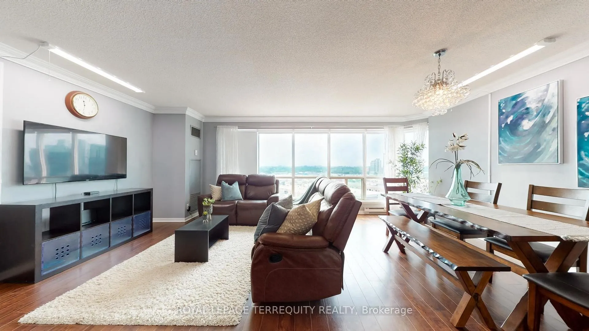 Front of Unit 1506, 18 Lee Centre Drive