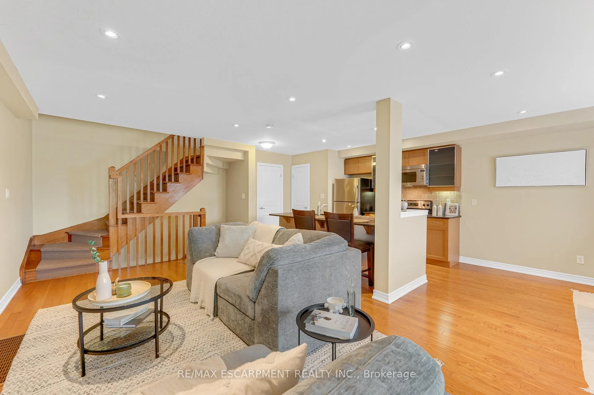 Photo 11 of 628 Brain Common, Burlington, Shoreacres — HOMEH