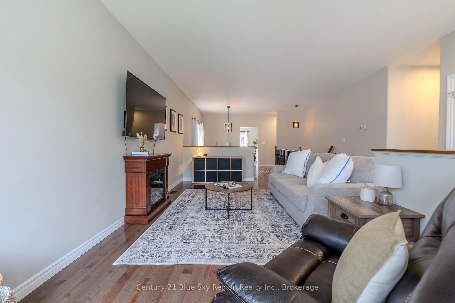 Photo 6 of 2438 Connaught Avenue, North Bay, Widdifield — HOMEH