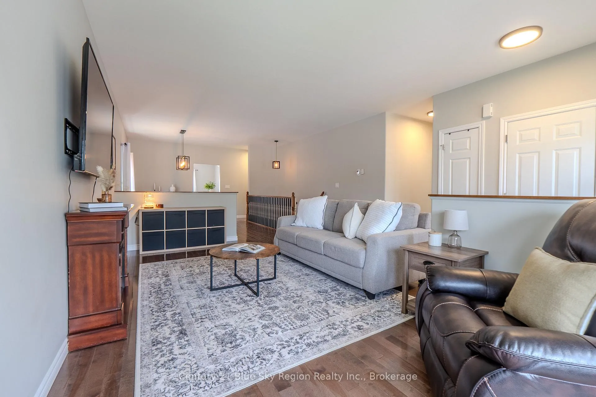 Photo 7 of 2438 Connaught Avenue, North Bay, Widdifield — HOMEH