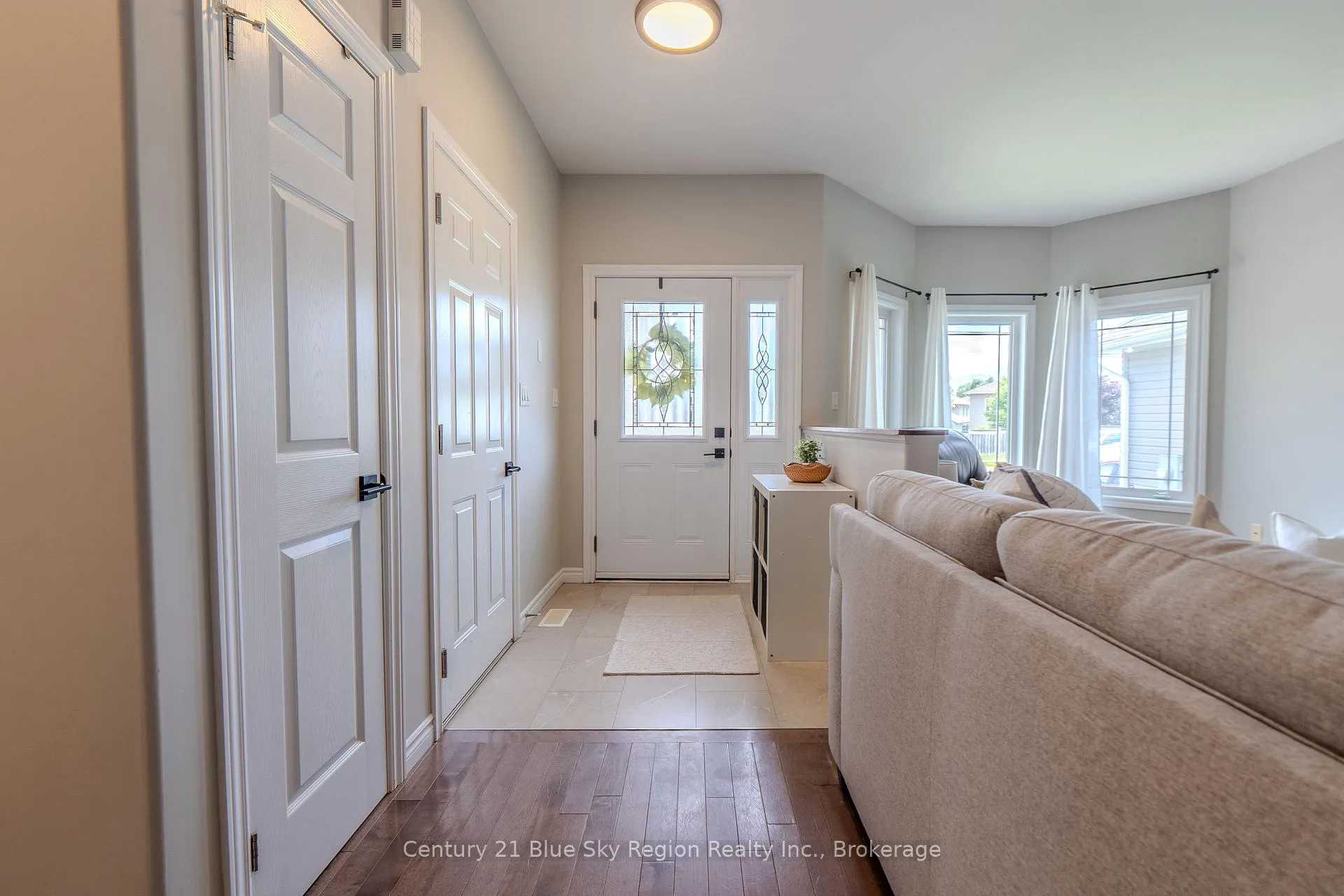 Photo 8 of 2438 Connaught Avenue, North Bay, Widdifield — HOMEH