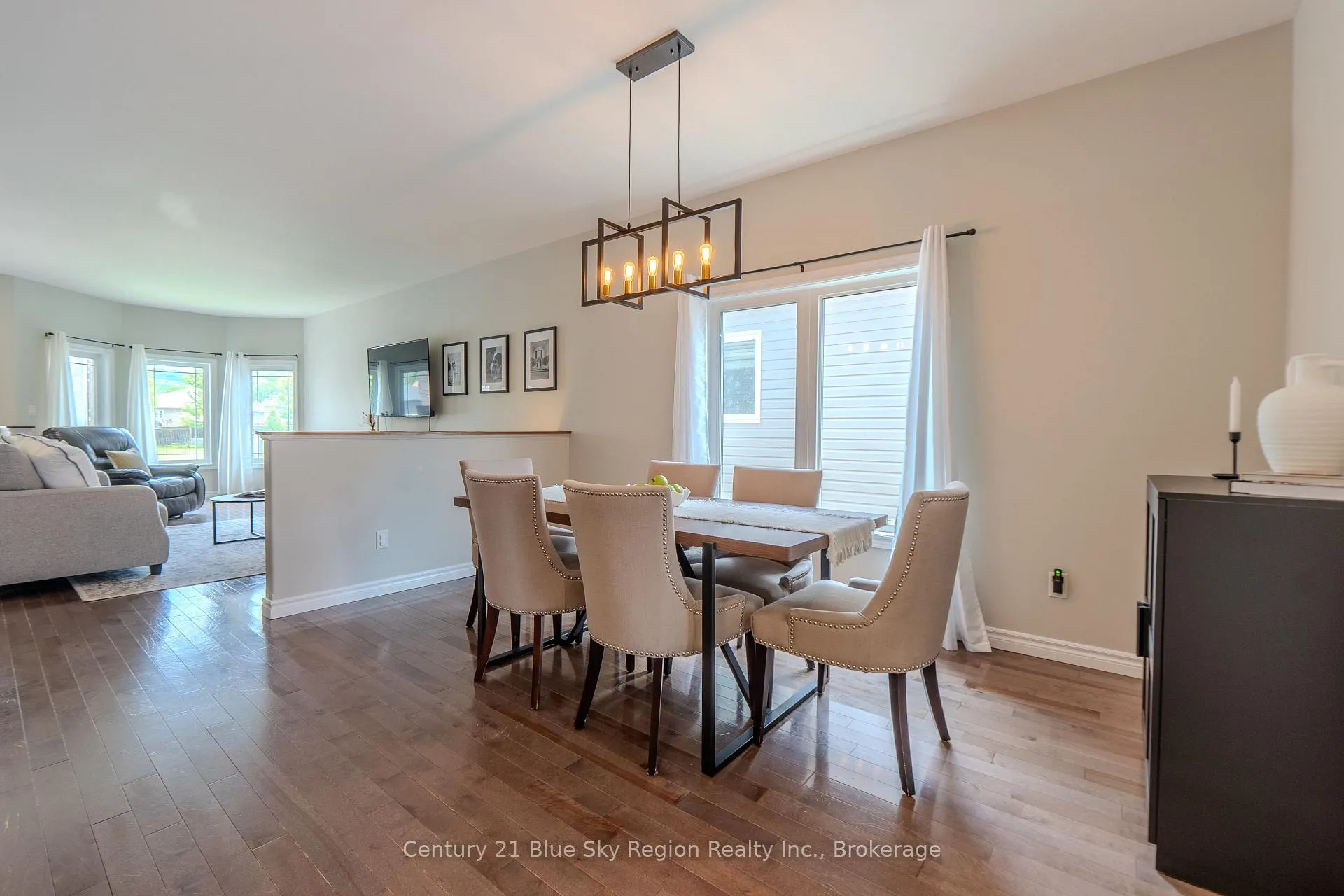 Photo 12 of 2438 Connaught Avenue, North Bay, Widdifield — HOMEH