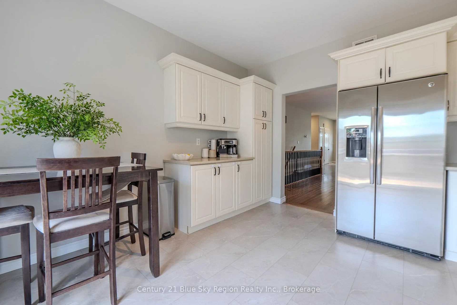 Photo 18 of 2438 Connaught Avenue, North Bay, Widdifield — HOMEH