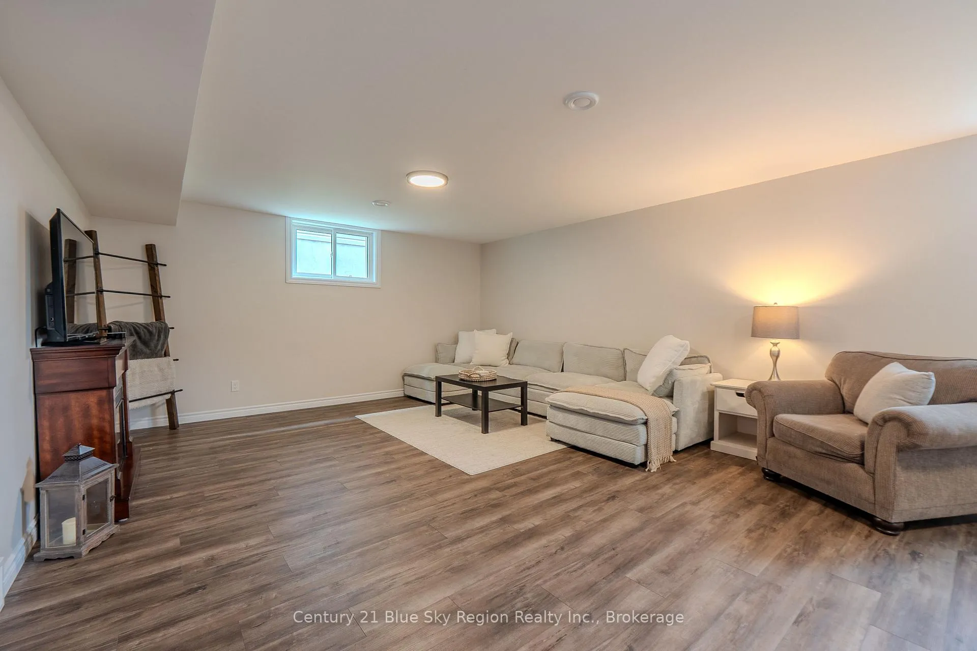 Photo 29 of 2438 Connaught Avenue, North Bay, Widdifield — HOMEH