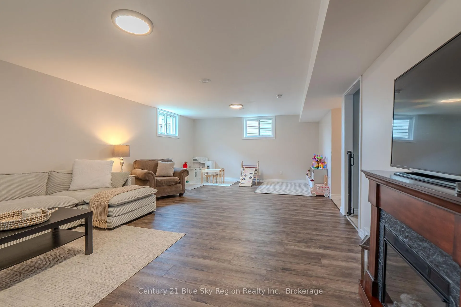 Photo 30 of 2438 Connaught Avenue, North Bay, Widdifield — HOMEH