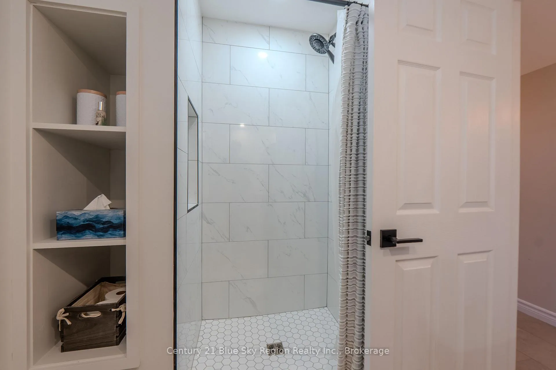 Photo 34 of 2438 Connaught Avenue, North Bay, Widdifield — HOMEH