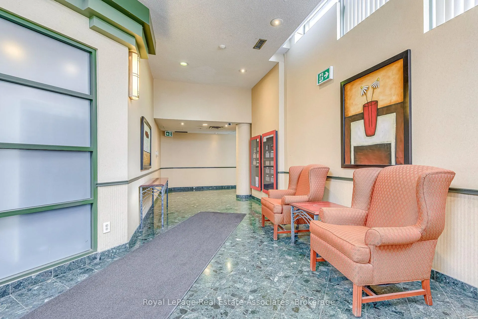 Photo 4 of Unit Ph18, 4185 Shipp Drive, Mississauga, City Centre — HOMEH