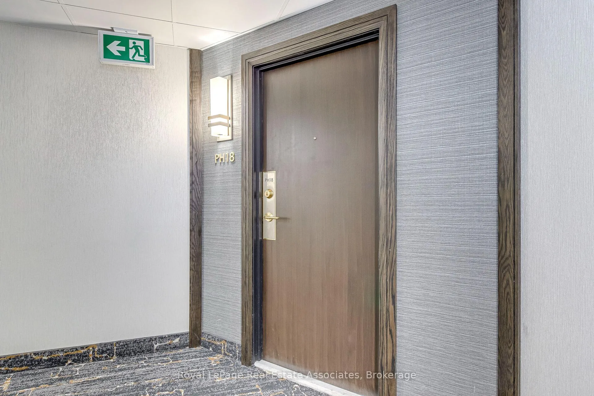 Photo 7 of Unit Ph18, 4185 Shipp Drive, Mississauga, City Centre — HOMEH