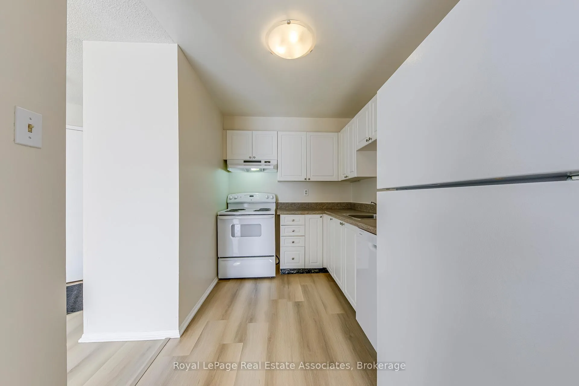 Photo 14 of Unit Ph18, 4185 Shipp Drive, Mississauga, City Centre — HOMEH