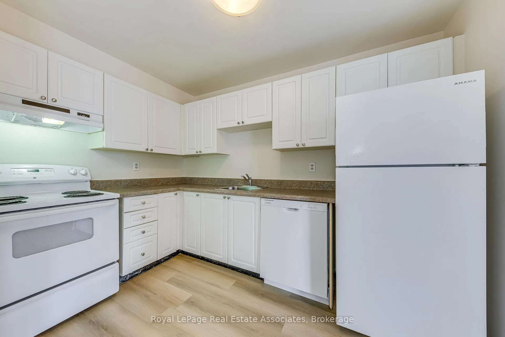 Photo 17 of Unit Ph18, 4185 Shipp Drive, Mississauga, City Centre — HOMEH