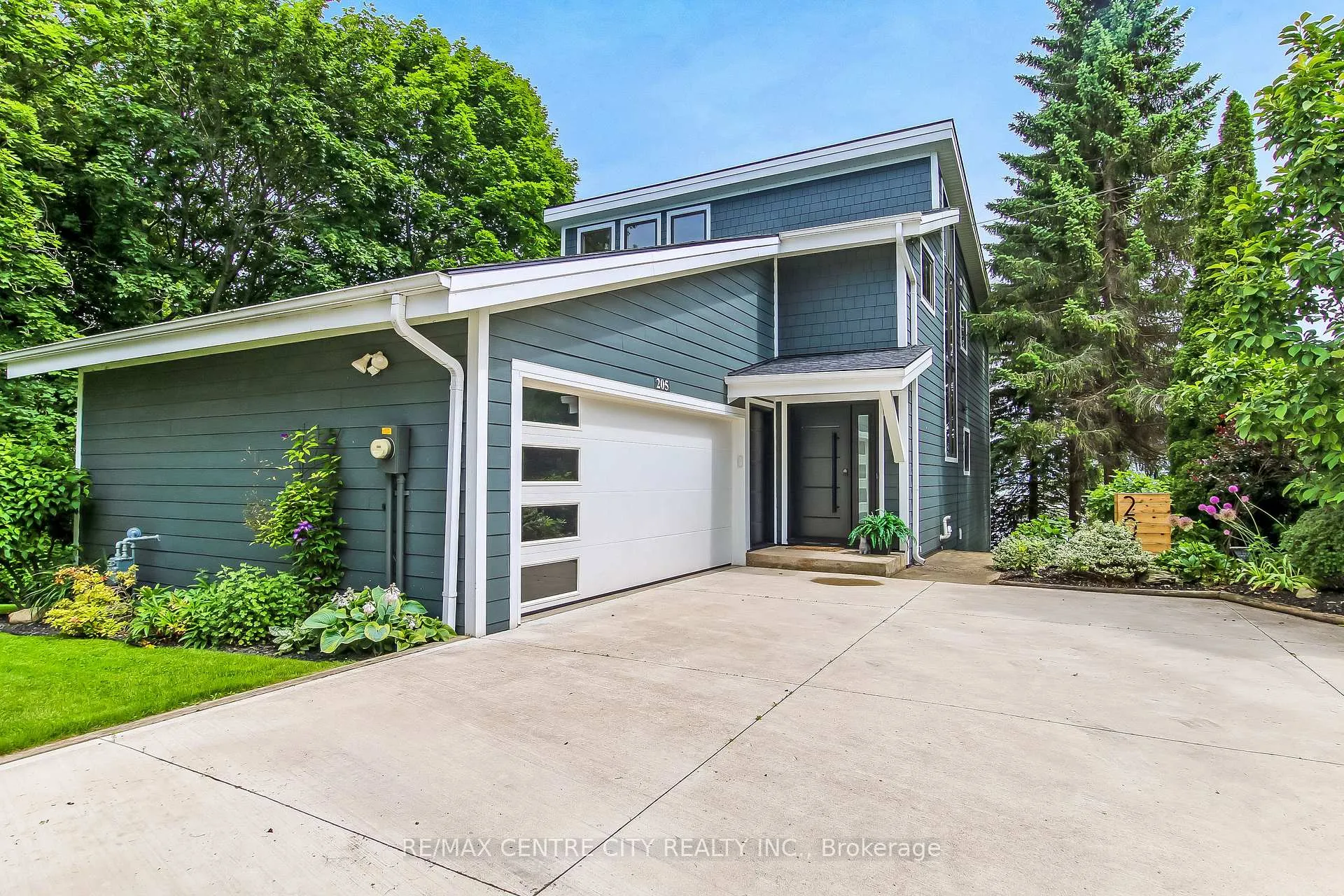 Photo 1 of 205 Cornell Drive, Central Elgin, Port Stanley — HOMEH