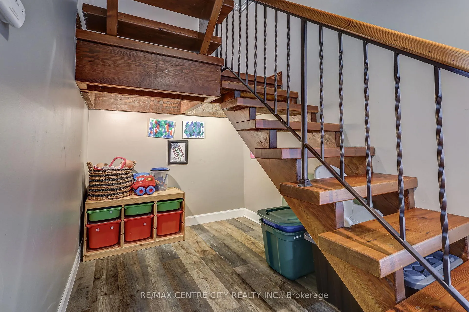 Photo 32 of 205 Cornell Drive, Central Elgin, Port Stanley — HOMEH
