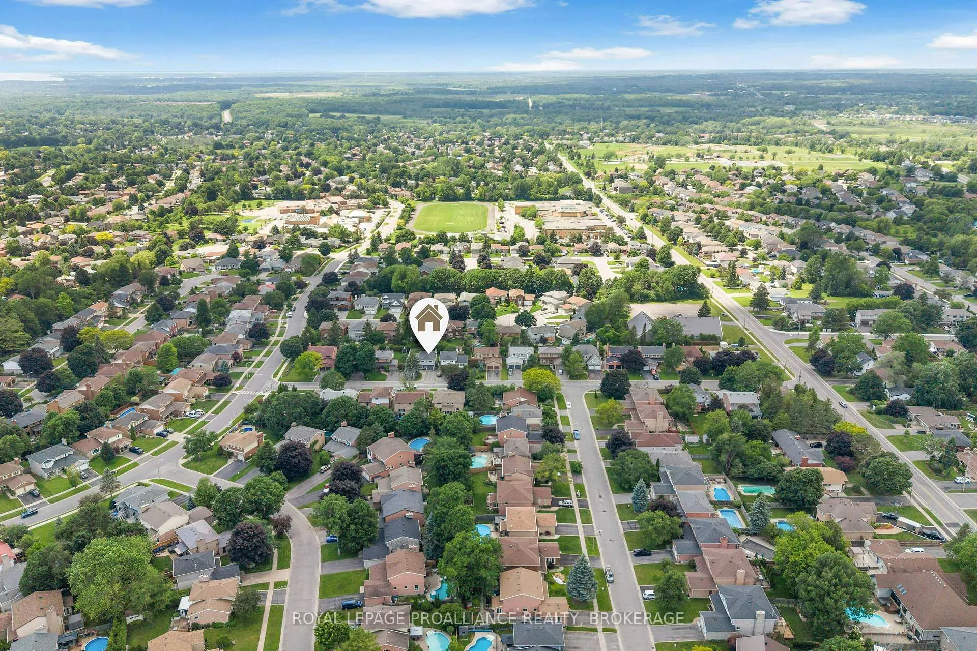 Photo 4 of 927 Newhall Drive, Kingston, North of Taylor-Kidd Blvd — HOMEH