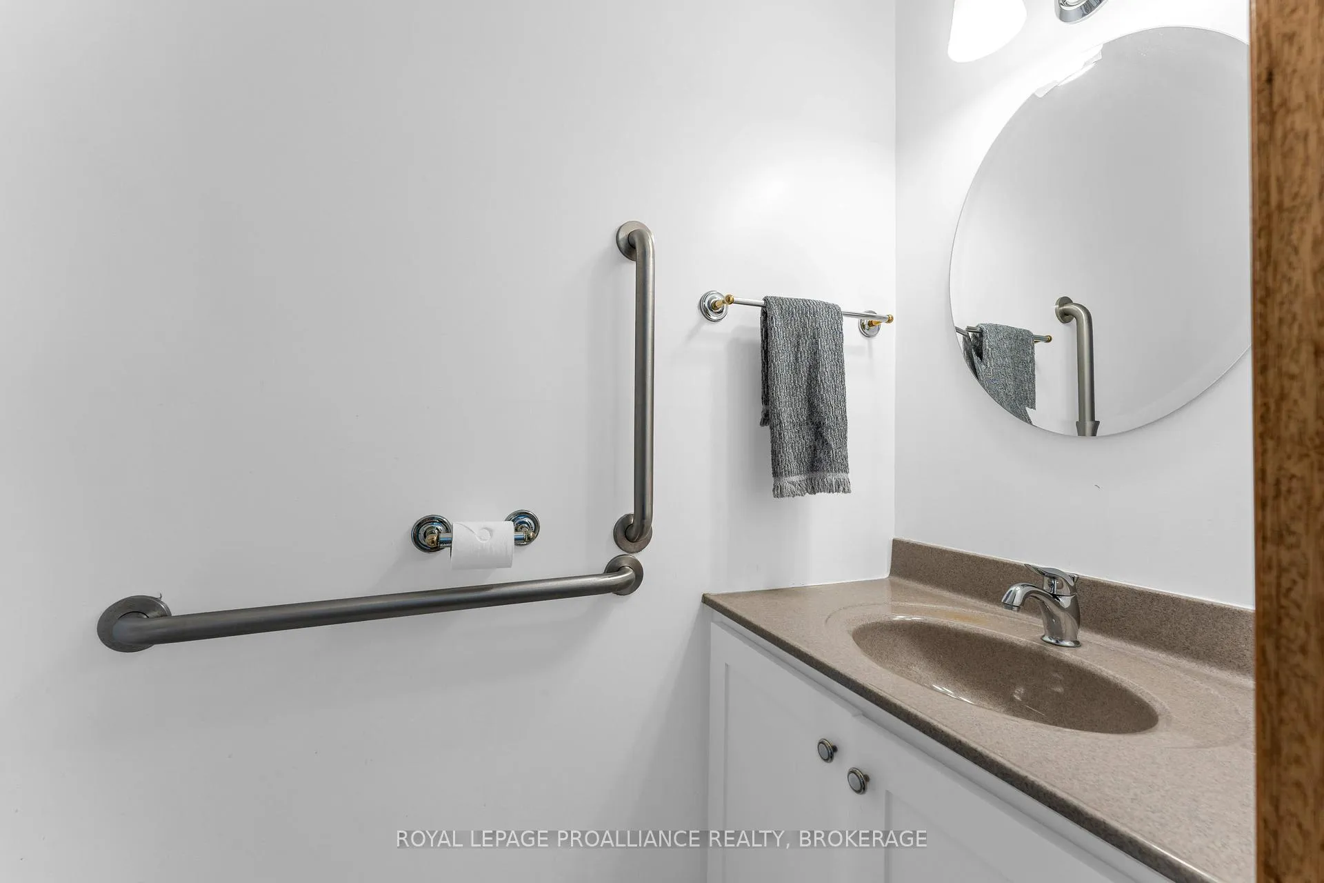 Photo 10 of 927 Newhall Drive, Kingston, North of Taylor-Kidd Blvd — HOMEH
