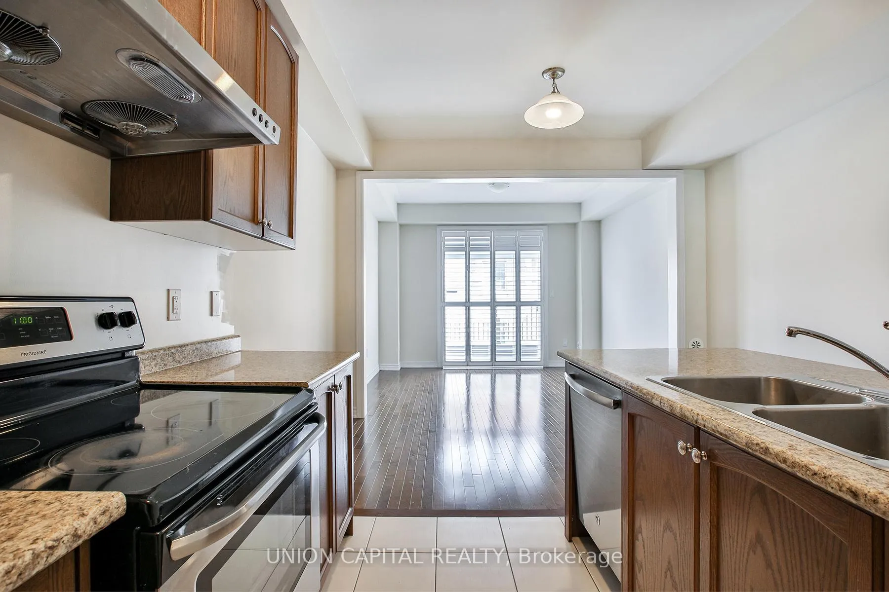 Photo 9 of 4632 16th Avenue, Markham, Berczy — HOMEH