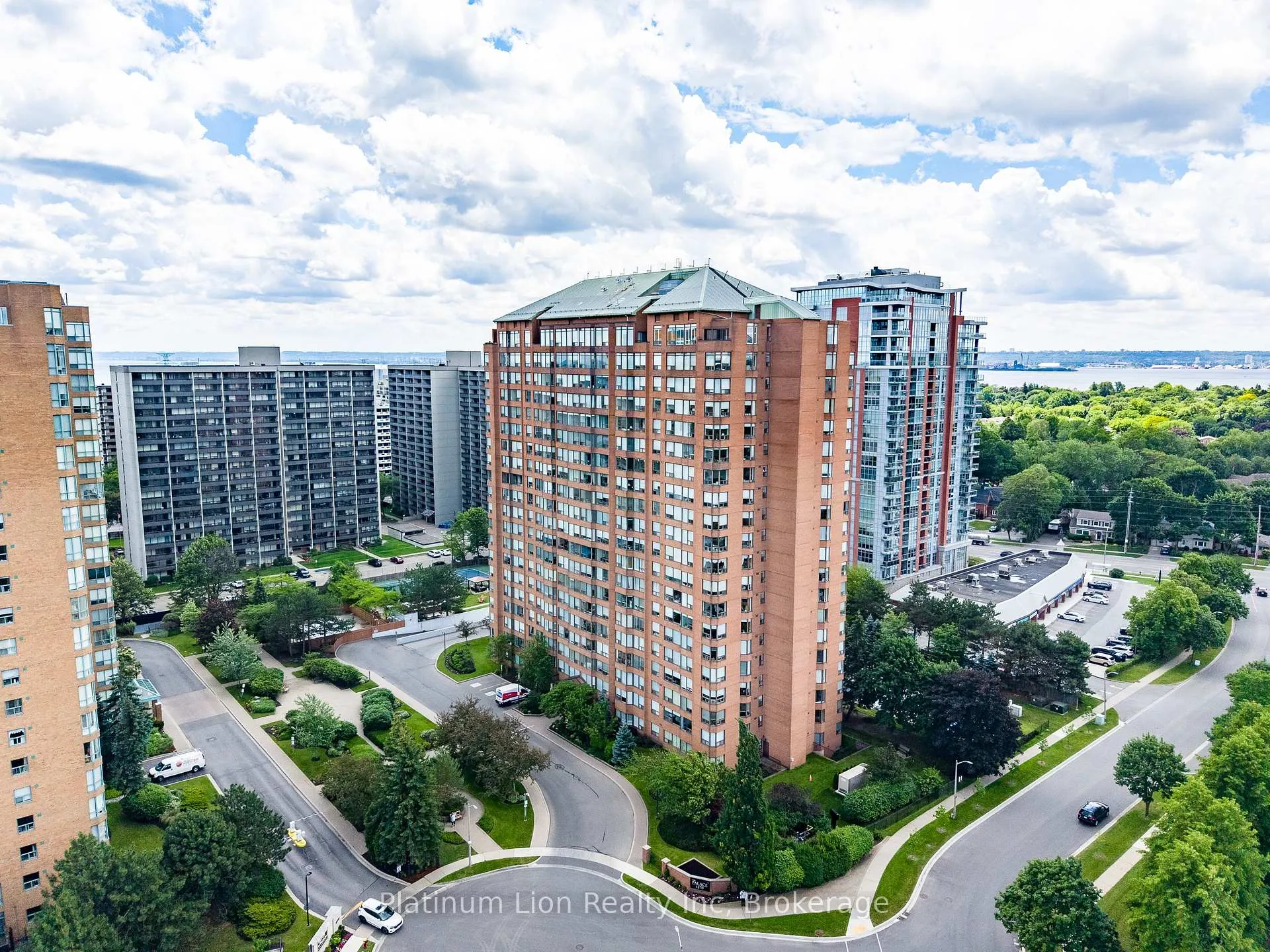 Photo 1 of Unit 1004, 1270 Maple Crossing Boulevard, Burlington, Brant — HOMEH