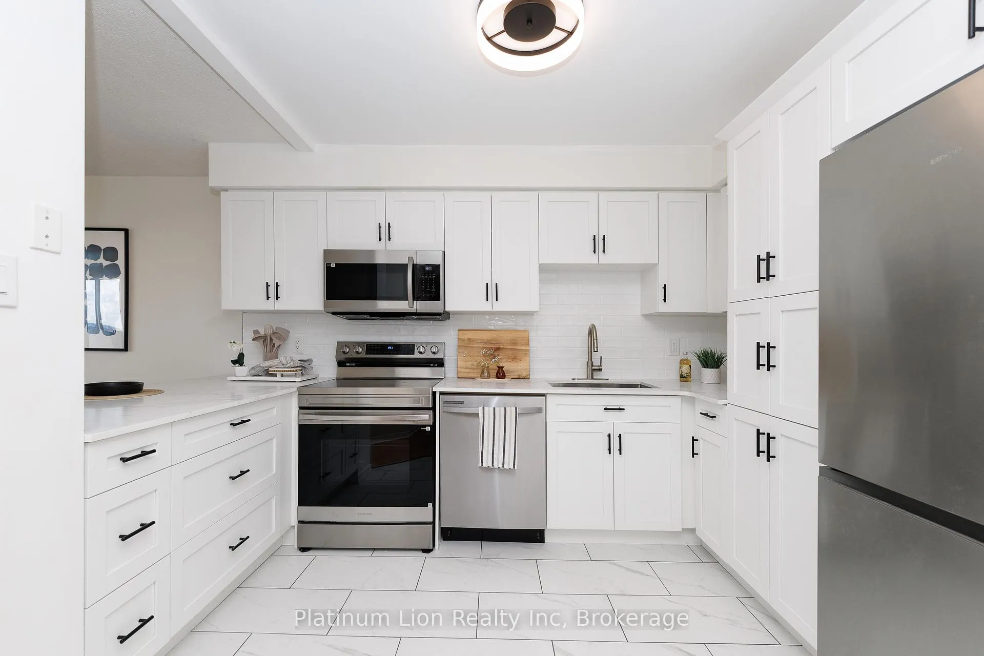 Photo 3 of Unit 1004, 1270 Maple Crossing Boulevard, Burlington, Brant — HOMEH