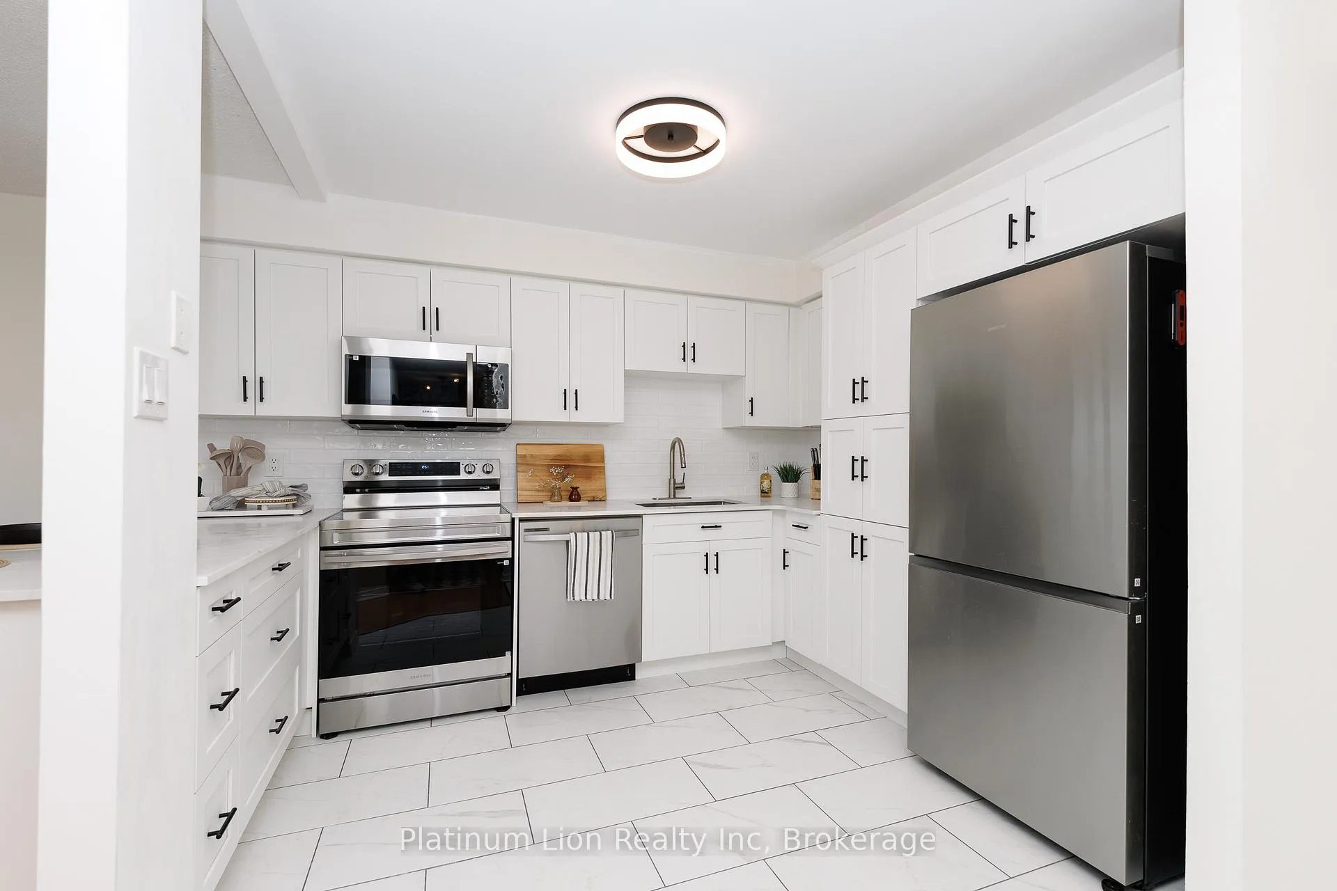 Photo 4 of Unit 1004, 1270 Maple Crossing Boulevard, Burlington, Brant — HOMEH