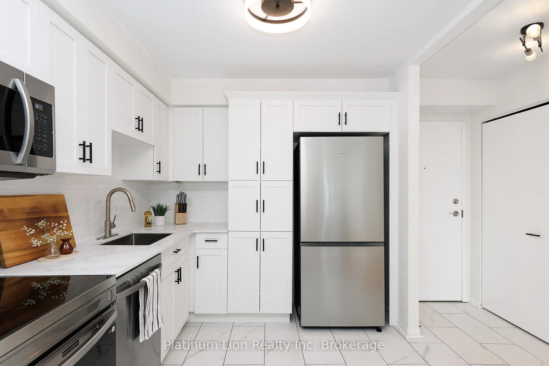 Photo 8 of Unit 1004, 1270 Maple Crossing Boulevard, Burlington, Brant — HOMEH