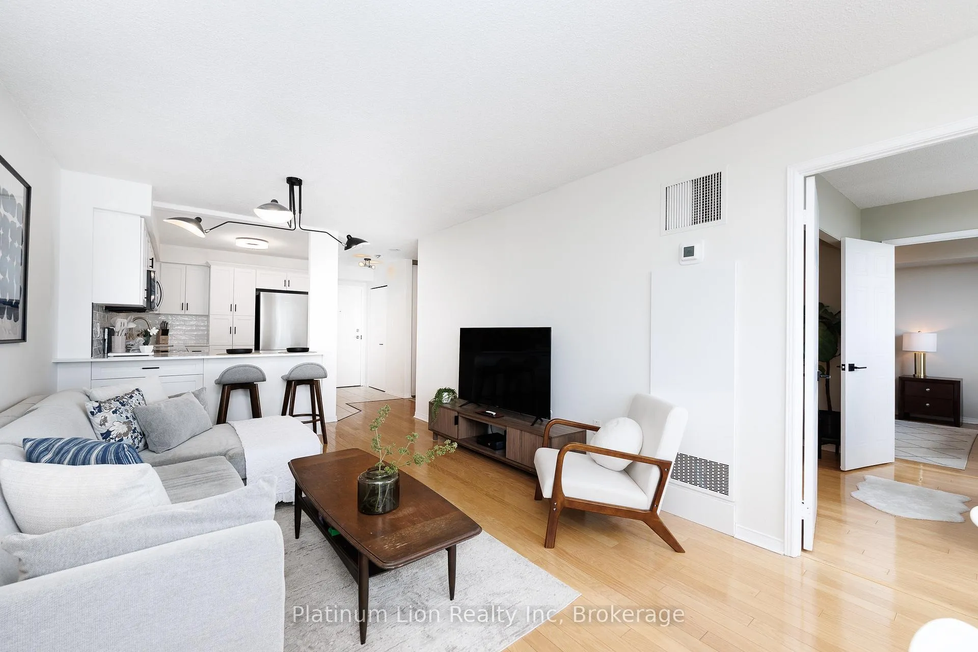 Photo 11 of Unit 1004, 1270 Maple Crossing Boulevard, Burlington, Brant — HOMEH