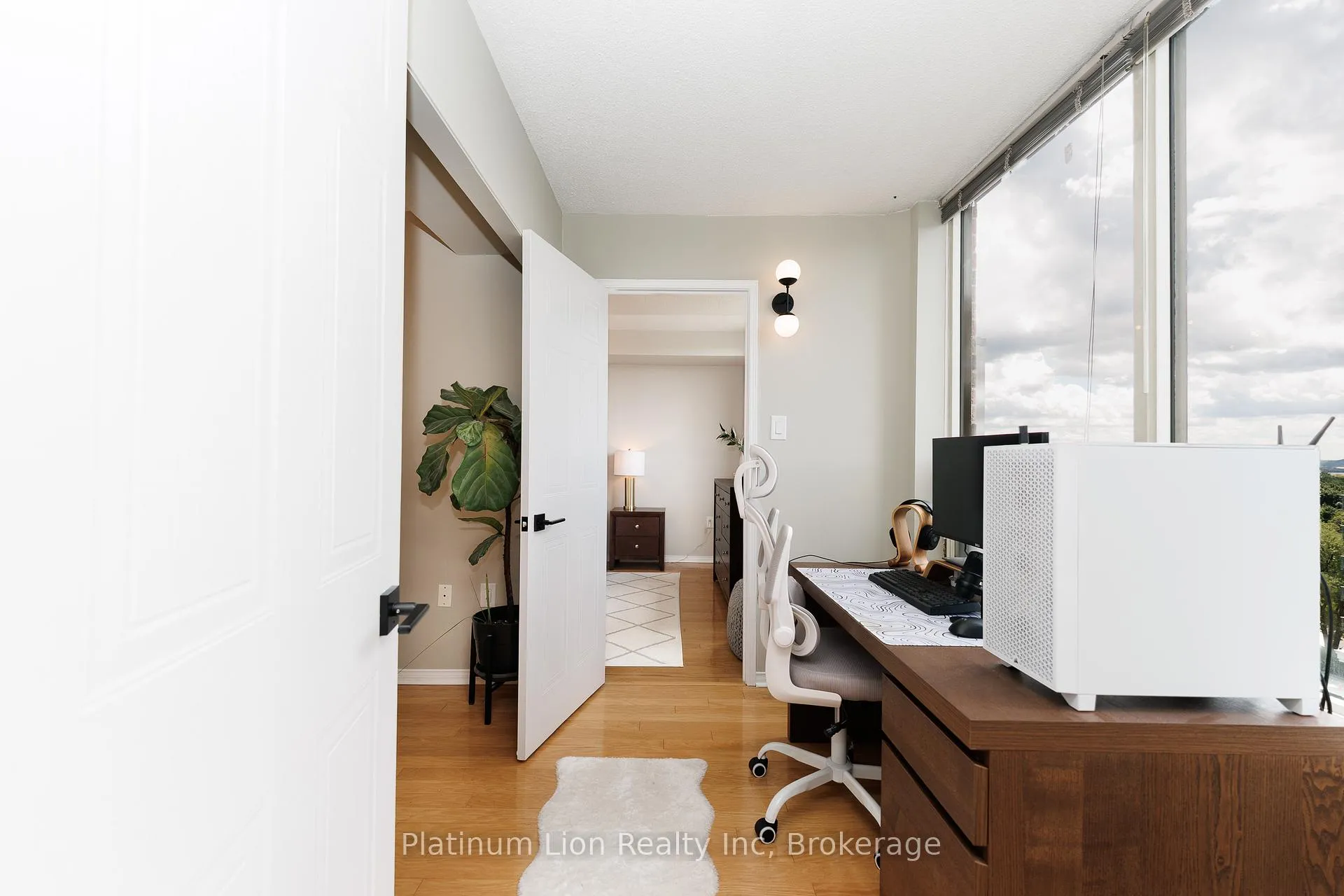 Photo 13 of Unit 1004, 1270 Maple Crossing Boulevard, Burlington, Brant — HOMEH