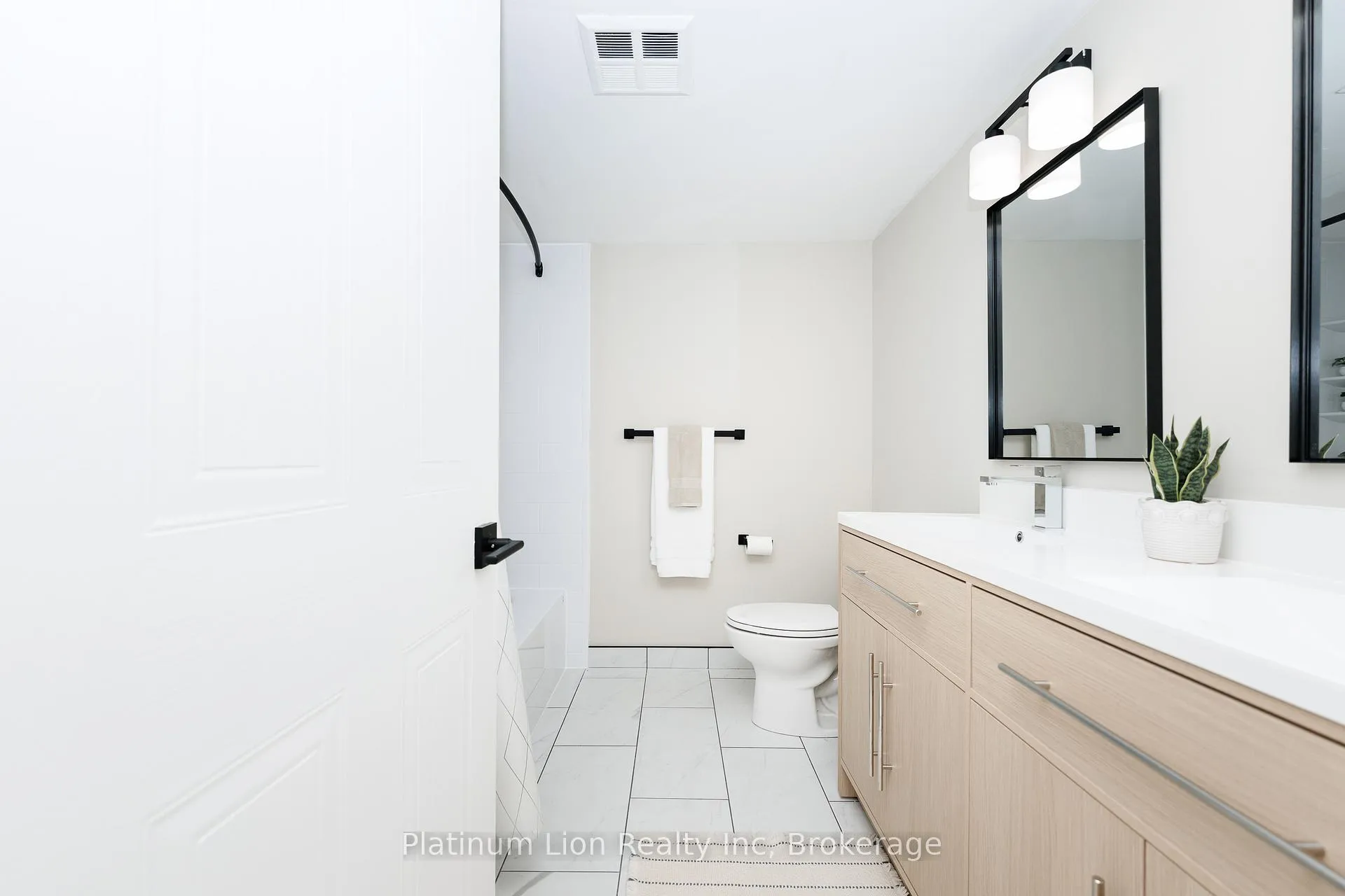 Photo 23 of Unit 1004, 1270 Maple Crossing Boulevard, Burlington, Brant — HOMEH