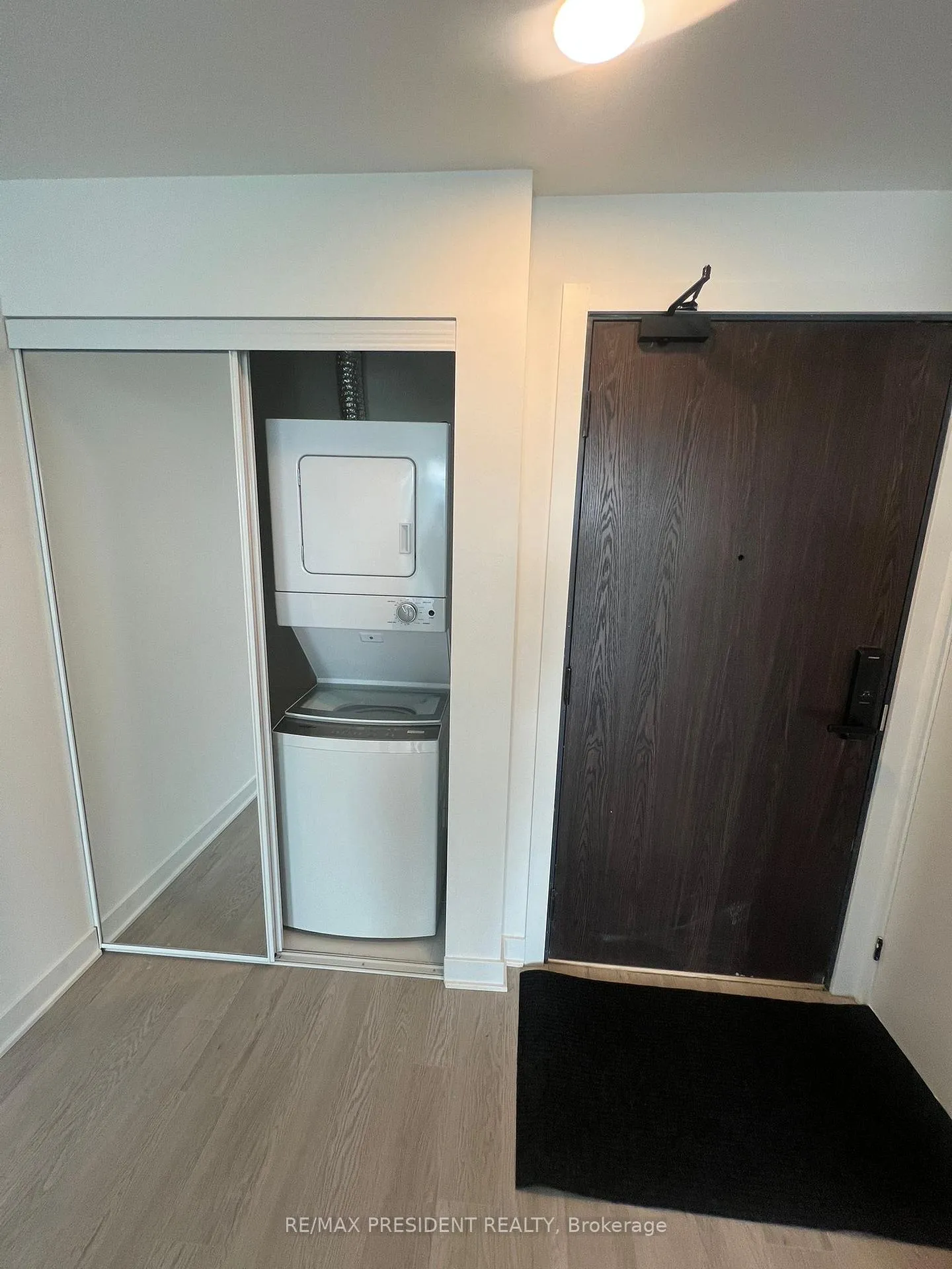 Photo 2 of Unit 1018, 2782 Barton Street, Hamilton, Riverdale — HOMEH