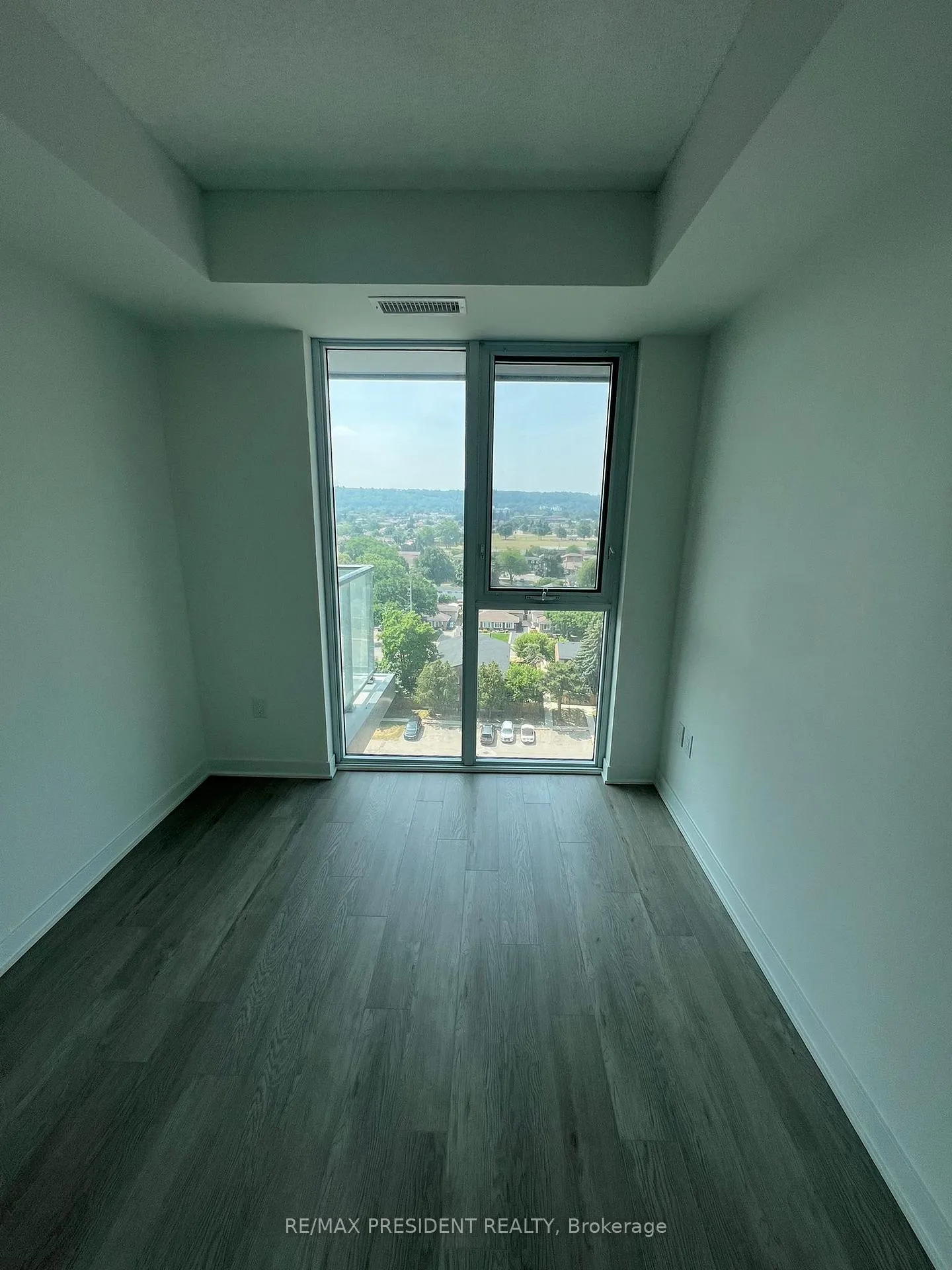 Photo 3 of Unit 1018, 2782 Barton Street, Hamilton, Riverdale — HOMEH