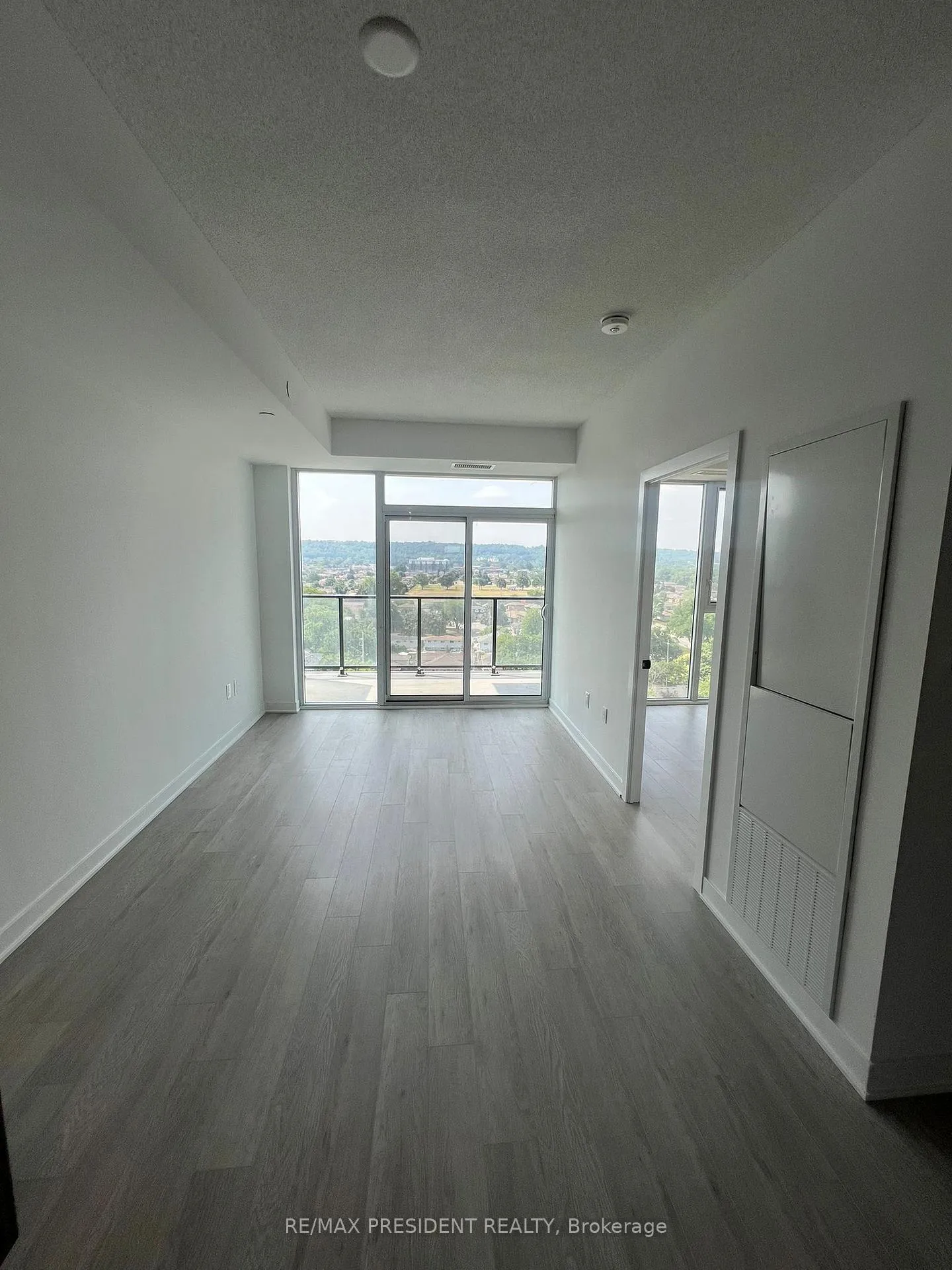 Photo 9 of Unit 1018, 2782 Barton Street, Hamilton, Riverdale — HOMEH