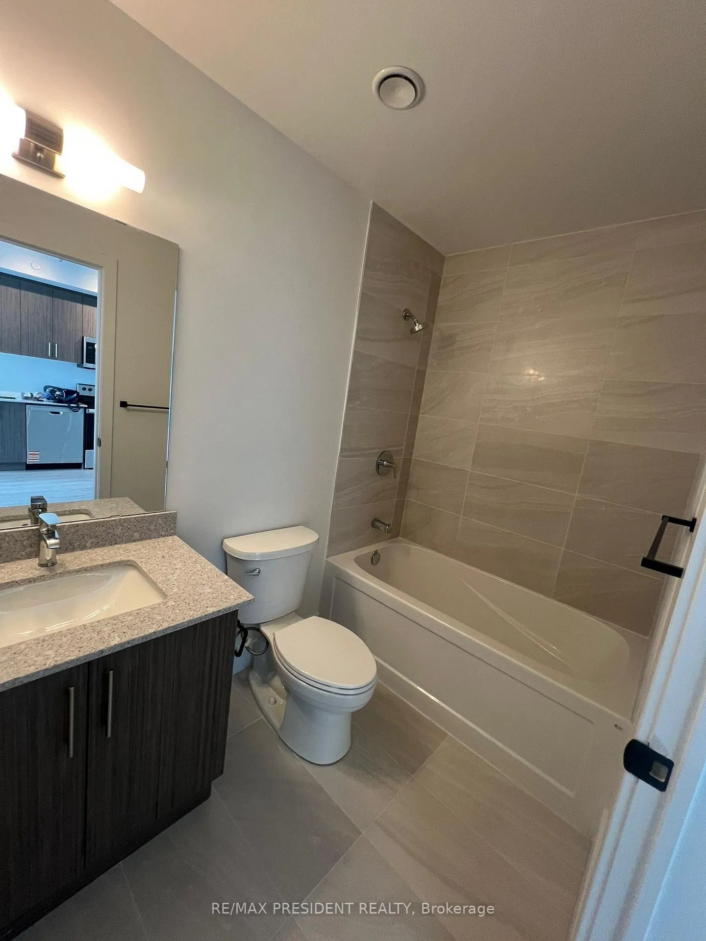 Photo 10 of Unit 1018, 2782 Barton Street, Hamilton, Riverdale — HOMEH