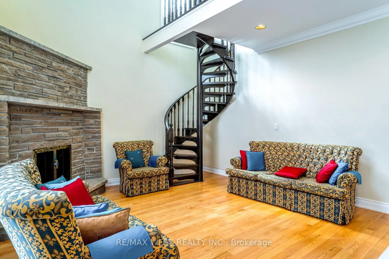 Photo 10 of 229 Baker Avenue, Richmond Hill, Harding — HOMEH