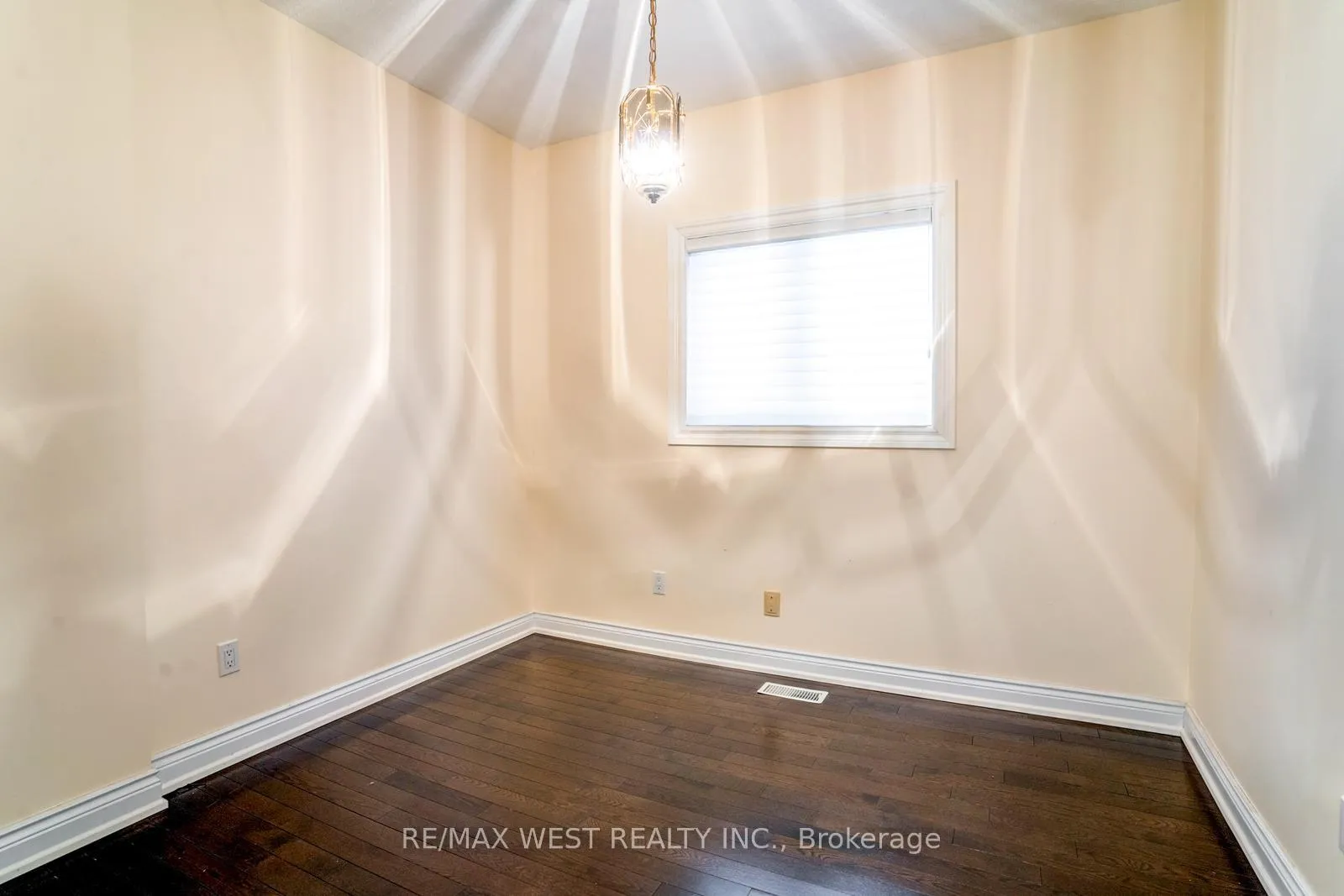 Photo 17 of 229 Baker Avenue, Richmond Hill, Harding — HOMEH