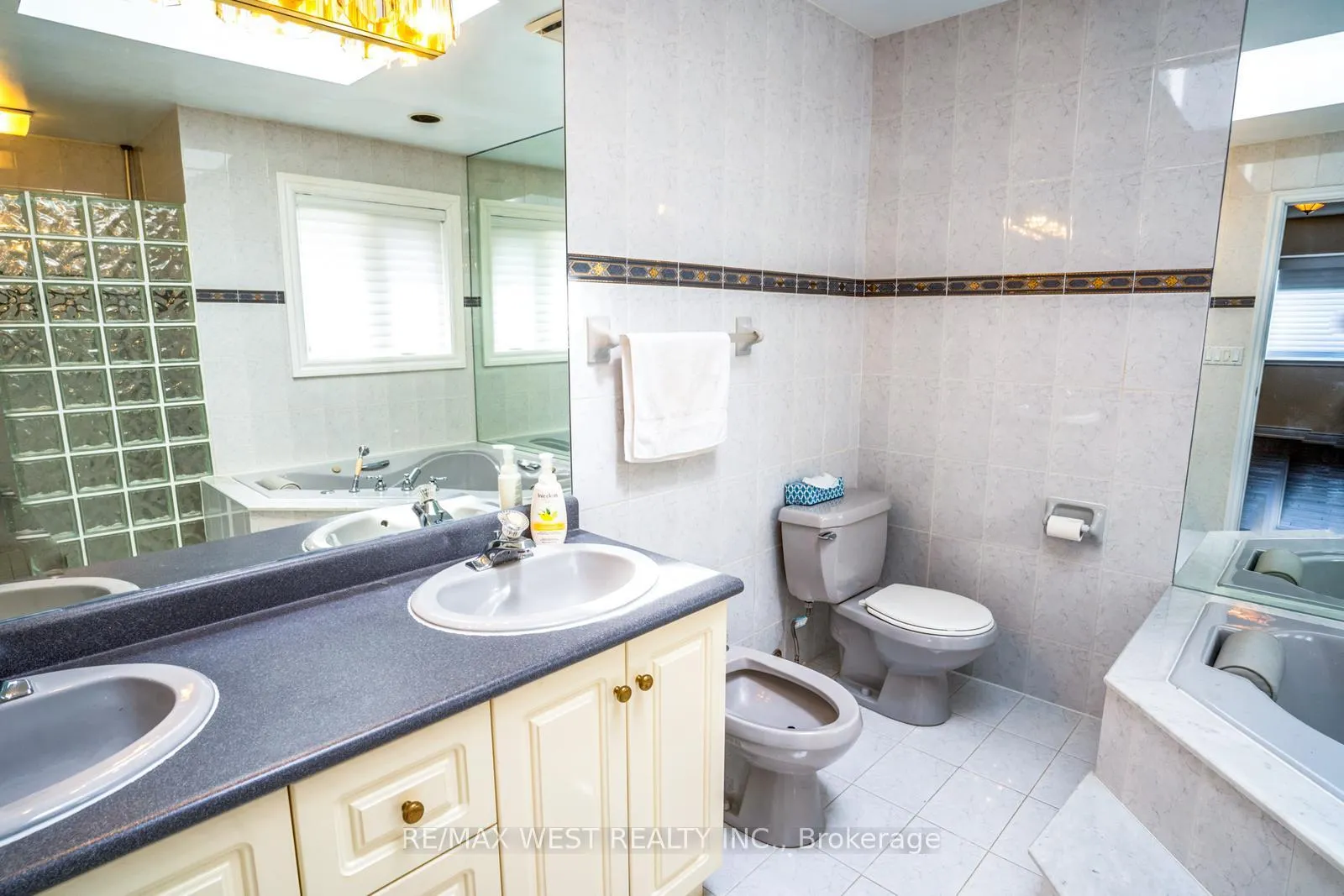 Photo 24 of 229 Baker Avenue, Richmond Hill, Harding — HOMEH