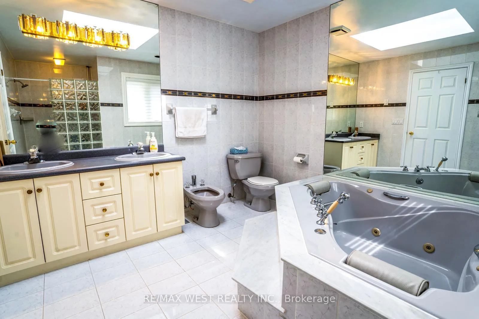 Photo 26 of 229 Baker Avenue, Richmond Hill, Harding — HOMEH