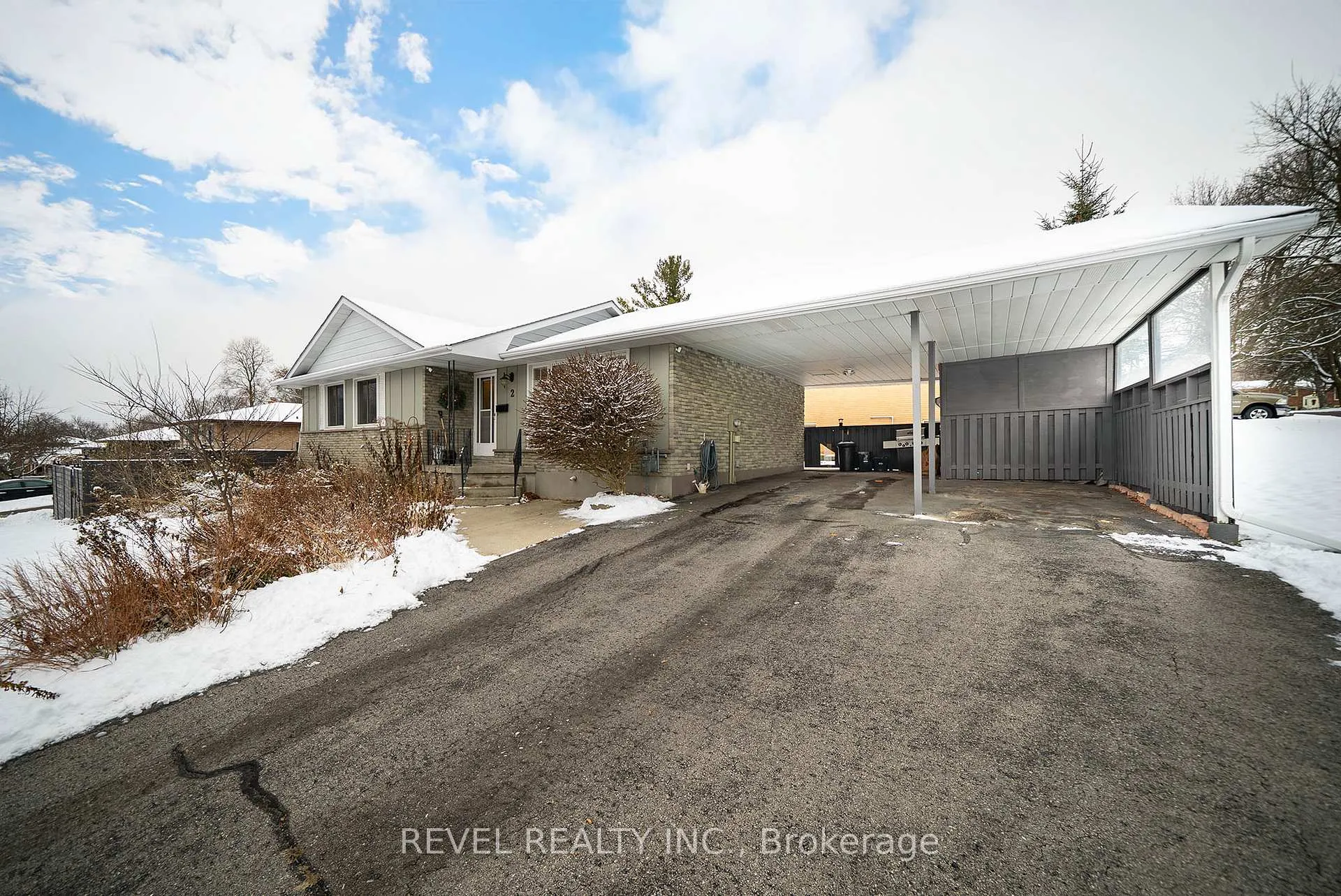 Photo 2 of 2 Grenada Drive, Norfolk, Simcoe — HOMEH
