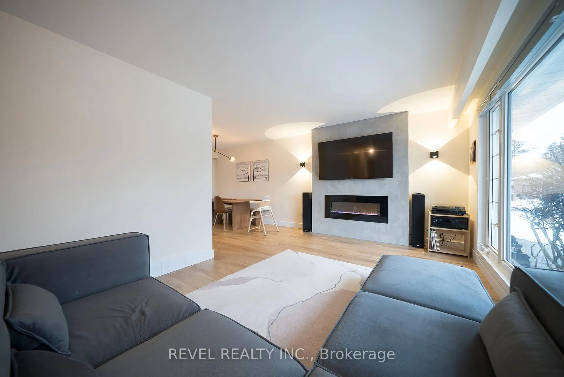 Photo 4 of 2 Grenada Drive, Norfolk, Simcoe — HOMEH