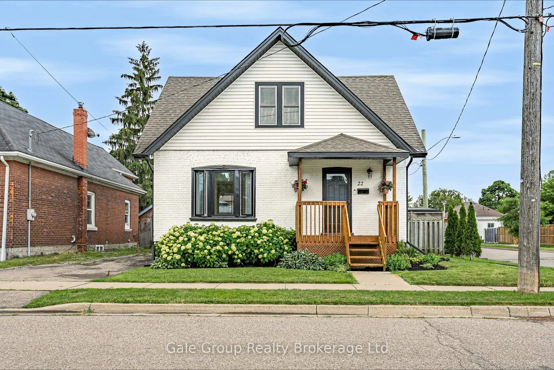 Photo 2 of 22 Strathcona Avenue, Brantford, Eagle Place East — HOMEH