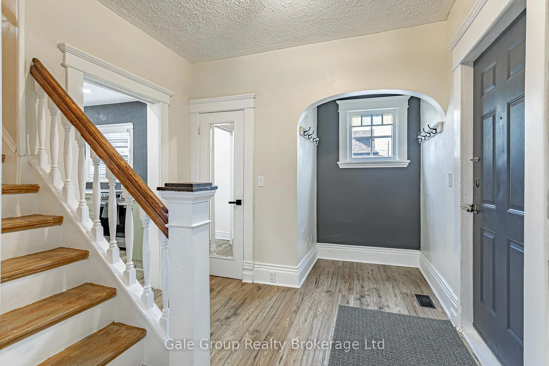 Photo 5 of 22 Strathcona Avenue, Brantford, Eagle Place East — HOMEH