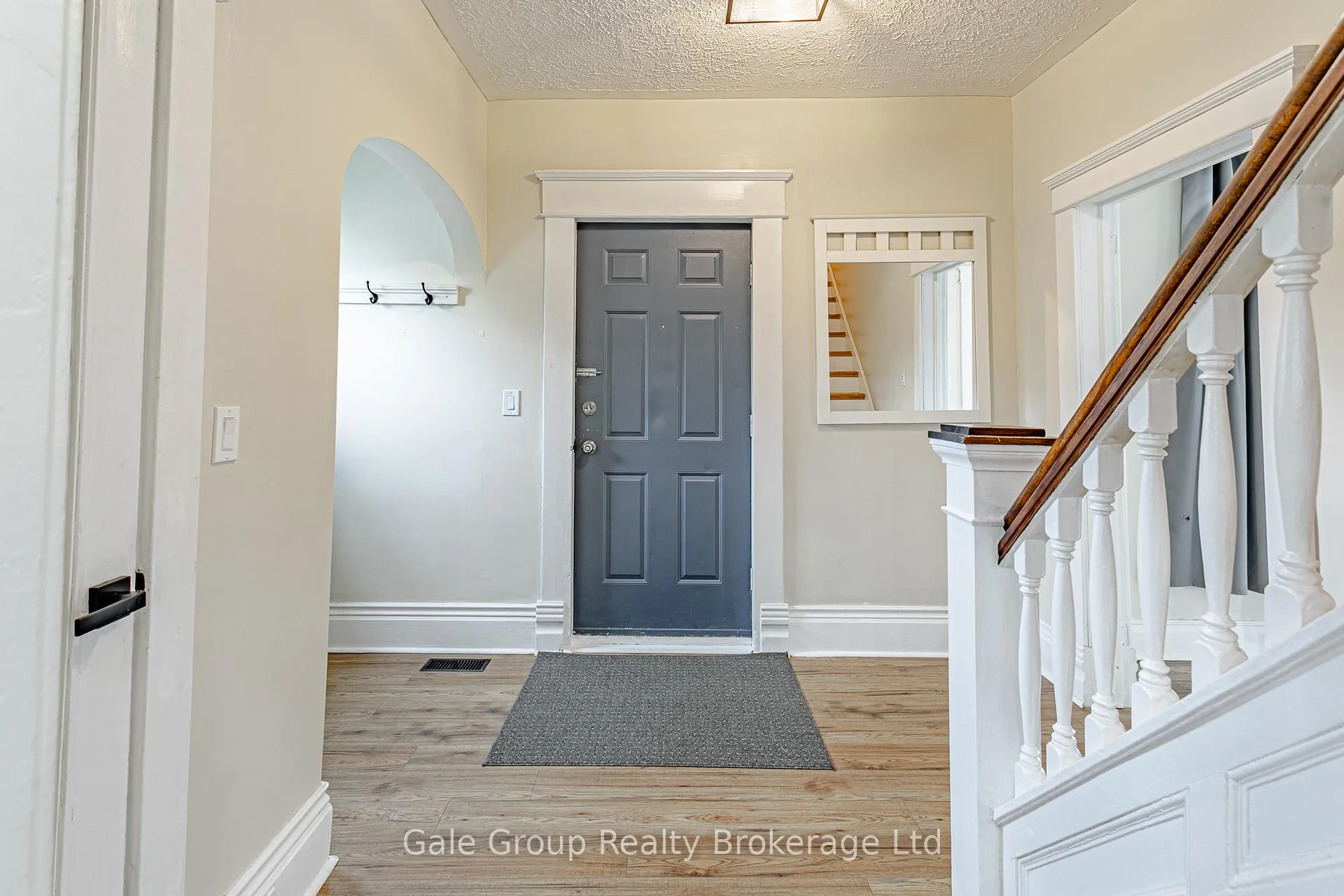 Photo 7 of 22 Strathcona Avenue, Brantford, Eagle Place East — HOMEH