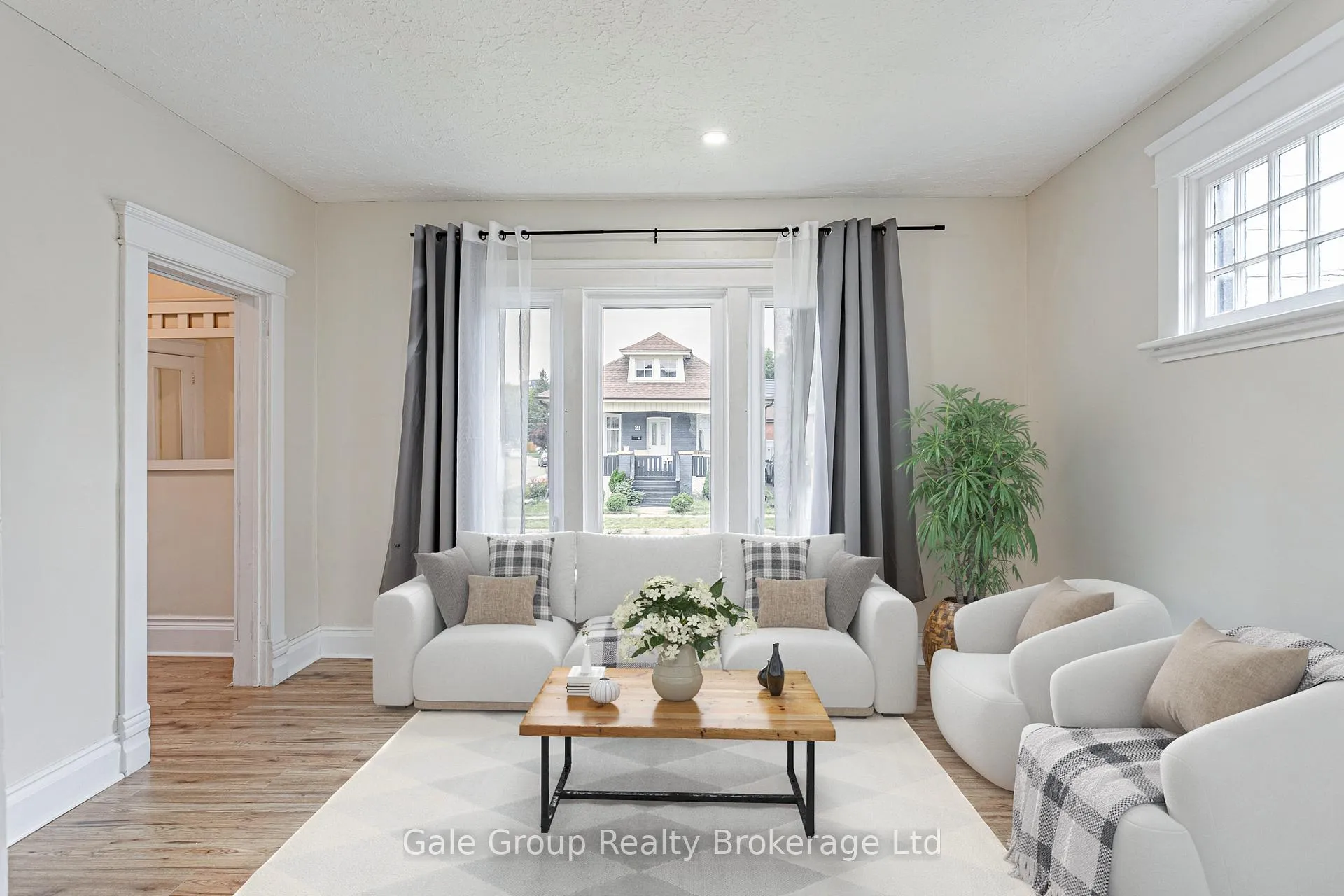 Photo 12 of 22 Strathcona Avenue, Brantford, Eagle Place East — HOMEH