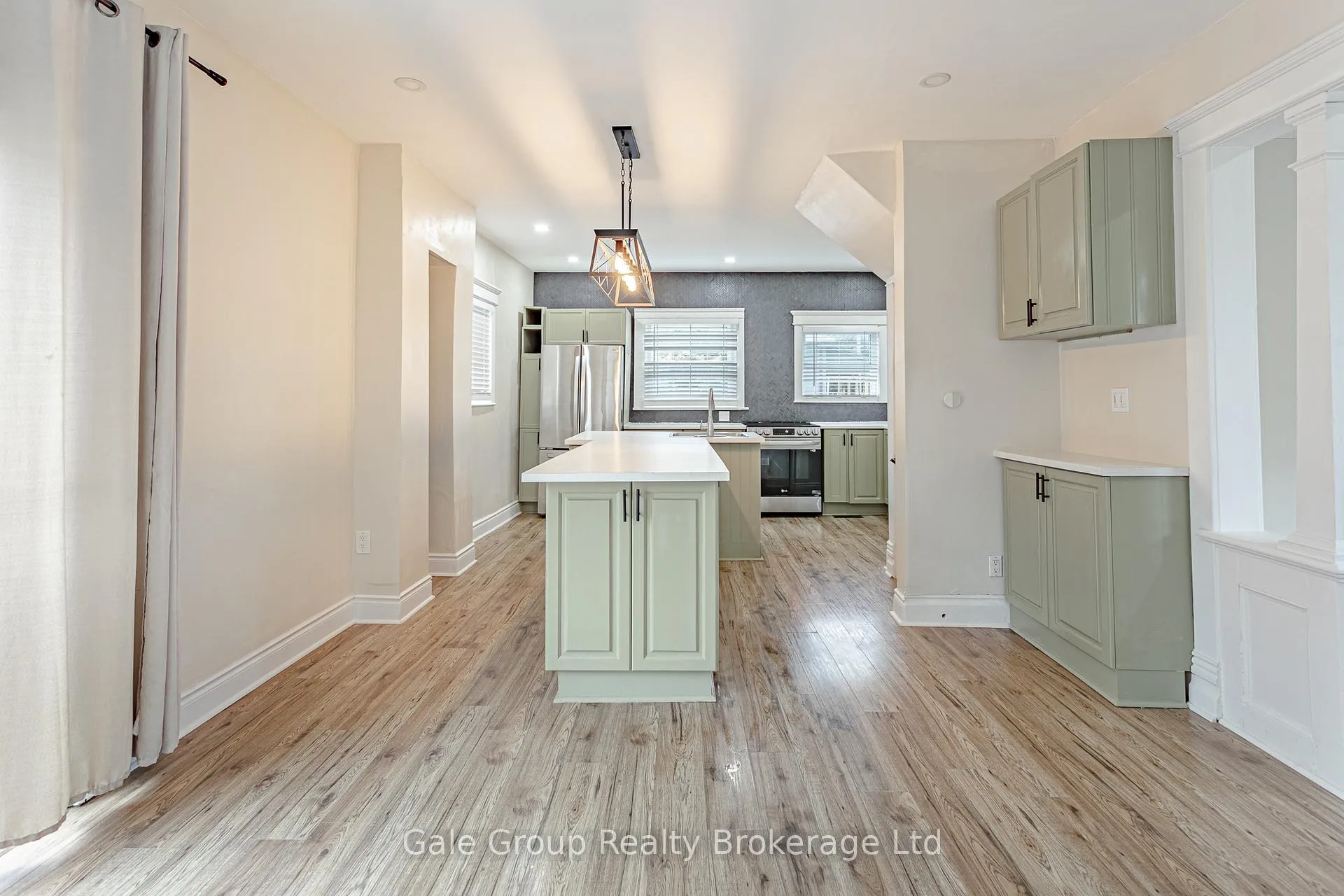 Photo 19 of 22 Strathcona Avenue, Brantford, Eagle Place East — HOMEH