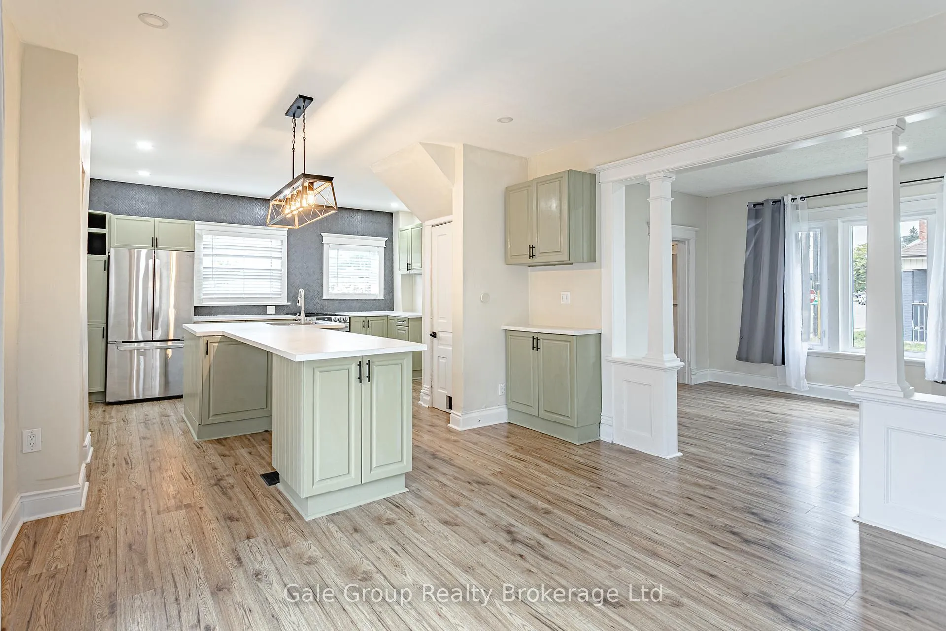 Photo 20 of 22 Strathcona Avenue, Brantford, Eagle Place East — HOMEH