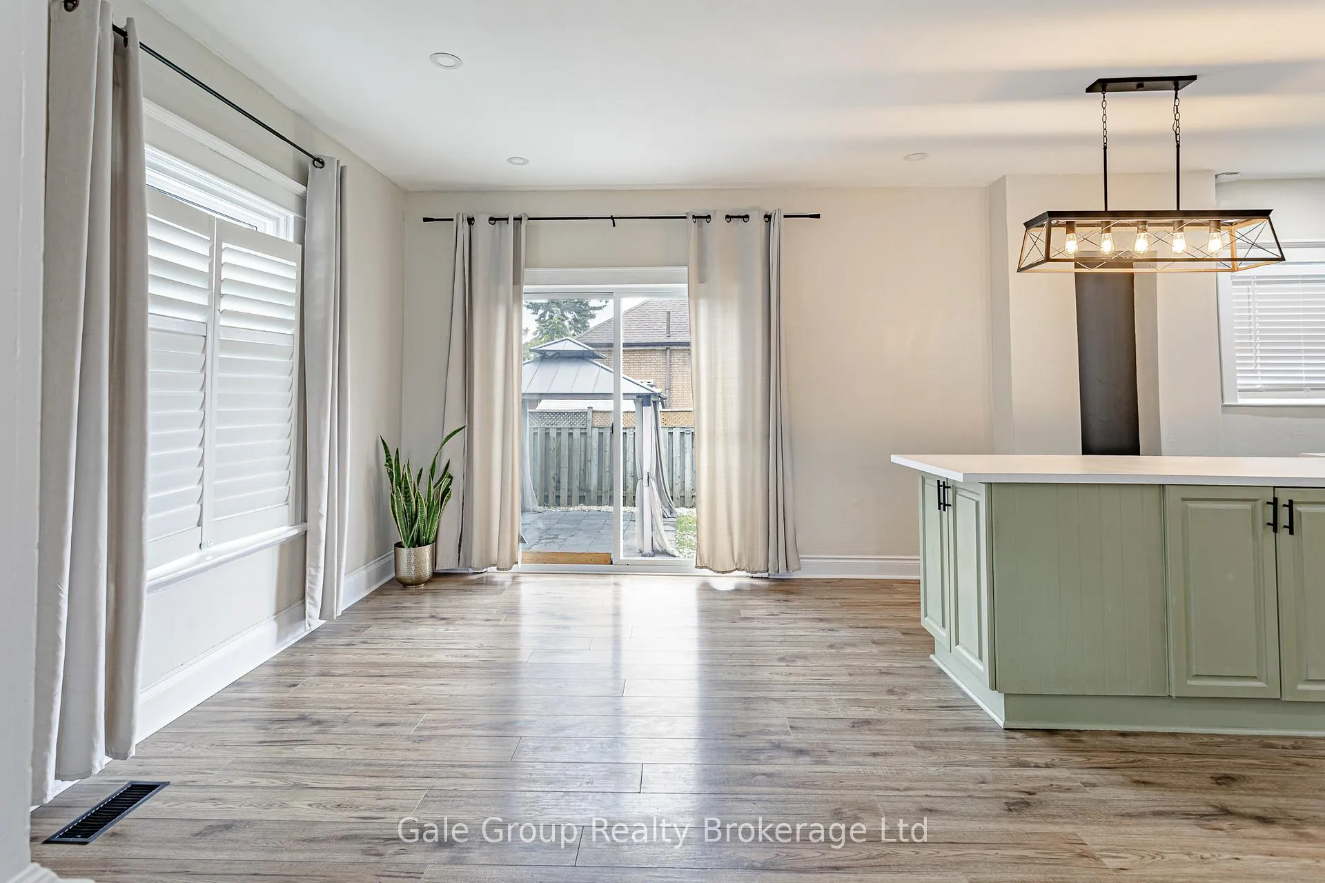 Photo 21 of 22 Strathcona Avenue, Brantford, Eagle Place East — HOMEH