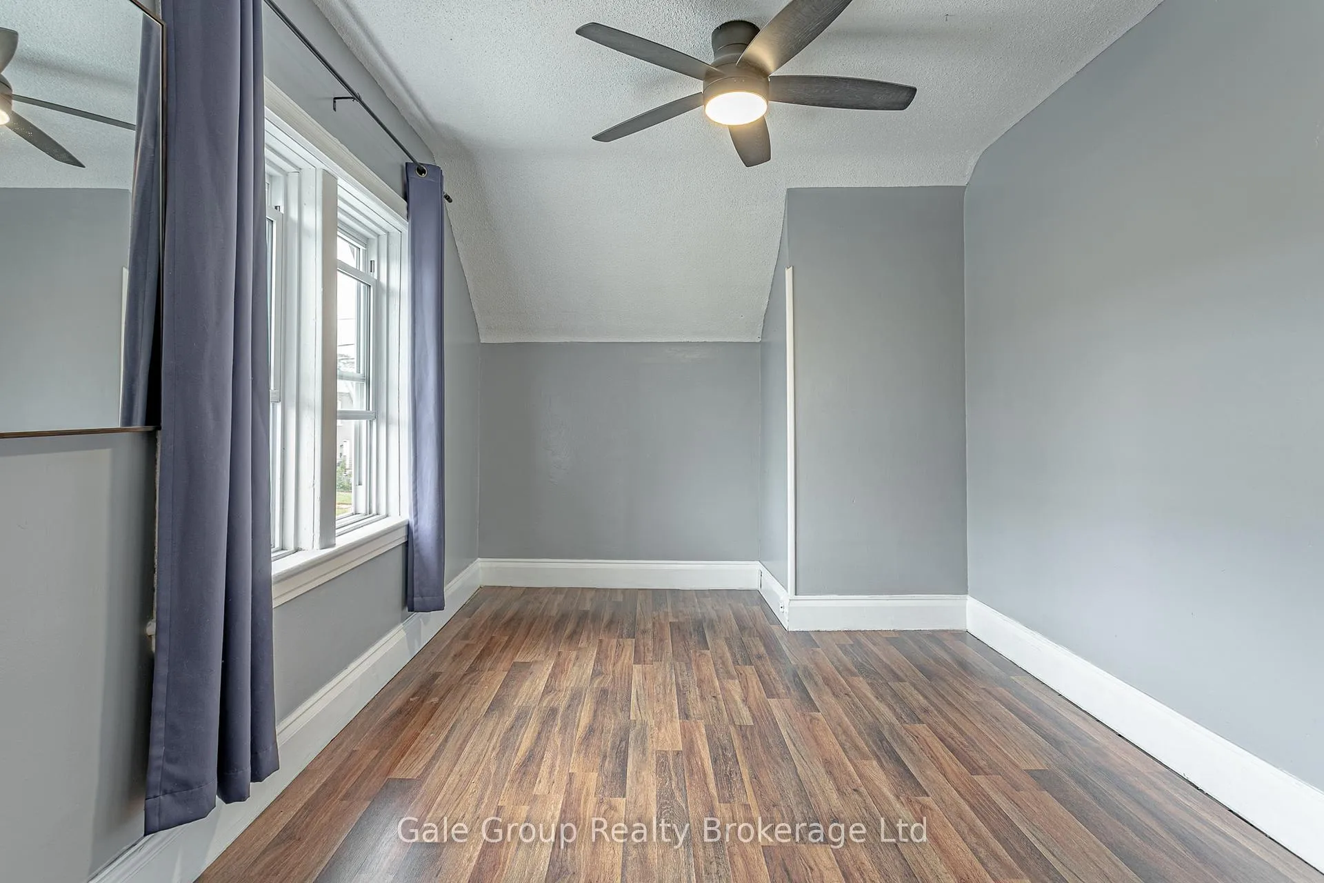 Photo 34 of 22 Strathcona Avenue, Brantford, Eagle Place East — HOMEH